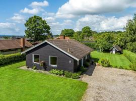 Holiday Home Fredskovparken Haderslev Xi，位于Kelstrup Strand的酒店