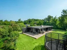 Four-Bedroom Holiday Home In Tisvildeleje