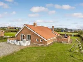 Nice Home In Vinderup With Sauna