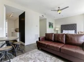 Cozy Studio Near French Quarter, Superdome, Canal and Bourbon streets!