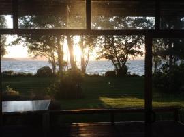 Kiwi on the Lake 3 bedroom,Chalet Villa，位于罗托鲁瓦的酒店