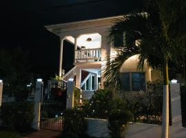 HCEAS villa is 5 min fr. airport & to the beaches，位于Bon Accord的酒店