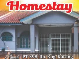 Kito's Homestay PASIR TUMBOH - 3 bedroom，位于哥打巴鲁的民宿