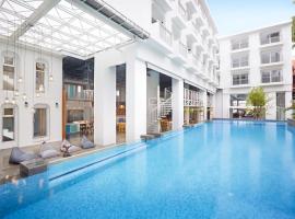 卢巴普吉岛芭东旅舍，位于芭东海滩的带泳池的酒店