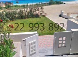 villa s+5 pied dans l'eau Plage Ezzahra 22993892，位于古莱比耶的酒店