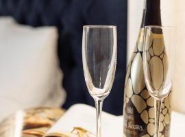 Private Rooms in Hotel 3 поверх，位于布克维的酒店