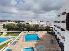 Albufeira INN - Casa de Viseu - CORAL T1，位于阿尔布费拉欧拉海滩附近的酒店