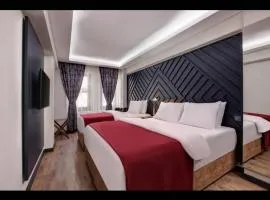 Room in Guest room - Luxury Triple Room in Istanbul