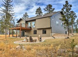 Black Hills Getaway with Deck - Near Hiking Trails!，位于利德的酒店