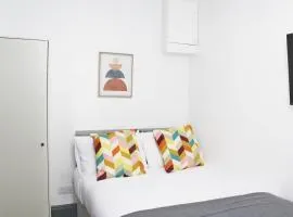 Practical Studio, Great Location, Parking, Netflix