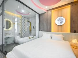 Lotus Airport Hotel Saigon，位于胡志明市的酒店