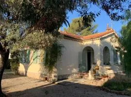 House "La Ruche" with garden near the sea