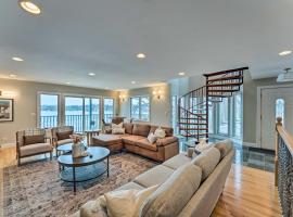 Lakefront Genoa City Home with Private Beach，位于Genoa City的酒店