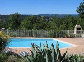Mas provencal avec vue superbe