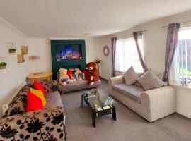 Teddy Bears' 3-bedroom Maisonette，位于索尔特科茨埃德尔高尔夫俱乐部附近的酒店