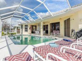 Villa Above All Things - Cape Coral - Roelens Vacations，位于珊瑚角的酒店