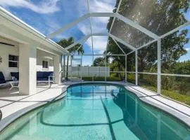 Heated Pool, Waterfront, Quiet, restaurants, beaches, sleeps 6-Villa Cape Haven