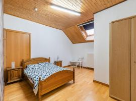 Zoutleeuw Home with Pool，位于Zoutleeuw的酒店