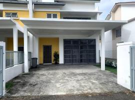 Hud-Hud Homestay 2 Gelang Patah，位于振林山的别墅