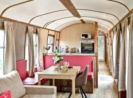 Brunel Boutique Railway Carriage 3，位于Dawlish Warren的酒店