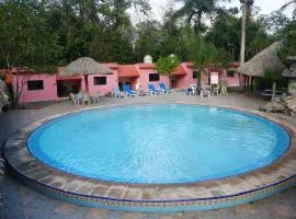 奇琴伊察朵拉而巴酒店