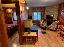 Appartamento incantevole e confortevole con Camino，位于泰尔米尼洛的酒店