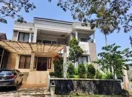 Villa Bukit Nirwana