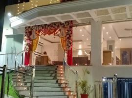 Hotel Crown Palace，位于巴特那贾雅普拉卡什·纳拉扬机场 - PAT附近的酒店