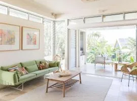 The Hill Street Villa offers private pool in stylish unit
