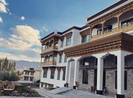 hotel barath ladakh，位于列城Kushok Bakula Rimpochee Airport机场 - IXL附近的酒店