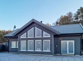 Stunning Home In Lyngdal With Kitchen
