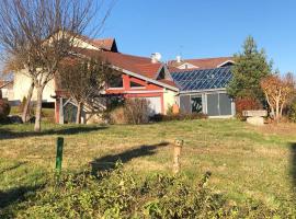 villa Padivier，位于Saint-Point-Lac的酒店