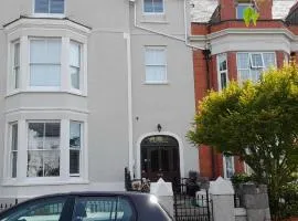Modern 2nd floor 1 bed apartment in the heart of