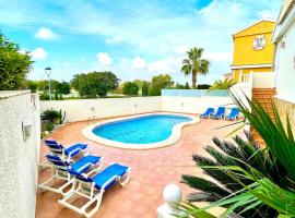 14 VILLA relax private pool，位于马力诺港的酒店