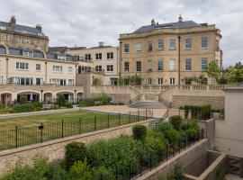 Bath Penthouse with amazing views and lift access，位于巴斯The Approach Golf Course附近的酒店
