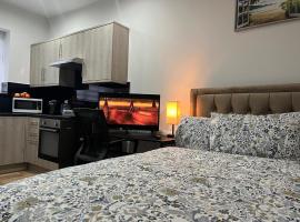 MIA Residence - Entire Studio apartment - City View - London - Next to Ealing Broadway Station，位于伊灵的酒店