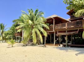 Reef Beach House - 2 Bedrooms and studio，位于桑迪湾的别墅