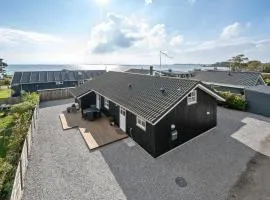 2 Bedroom Beach Front Home In Rønde