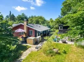 Gorgeous Home In Holbæk With Kitchen