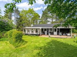 2 Bedroom Awesome Home In Farsø，位于Farsø的酒店