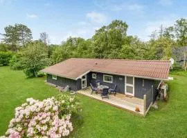 Three-Bedroom Holiday Home In Humble