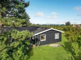 4 Bedroom Stunning Home In Fårevejle