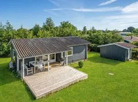 Awesome Home In Holbæk With Kitchen