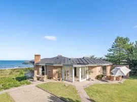 6 Bedroom Gorgeous Home In Gilleleje
