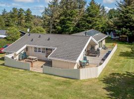 Lovely Home In Hjørring With Sauna，位于伦斯楚普的酒店