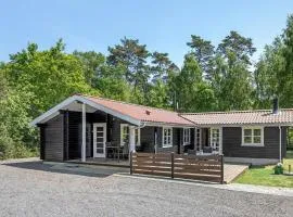 Nice Home In Aakirkeby With 3 Bedrooms, Sauna And Wifi