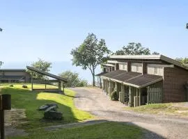 Lovely Apartment In Allinge With Wifi