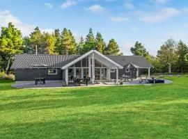 Awesome Home In Rm With Kitchen