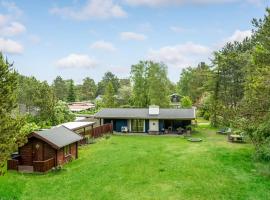 Two-Bedroom Holiday Home In Grasted，位于Græsted的酒店