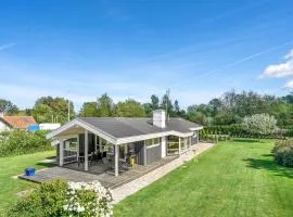Nice Home In Nykøbing Sj With Wifi